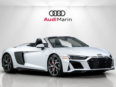 Used 2021 Audi R8 V10 w/ Premium Package image 7