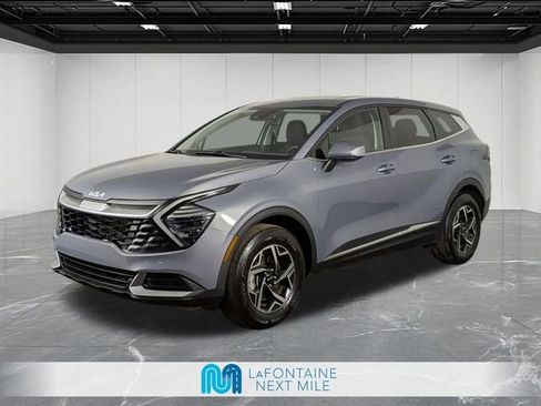 Used 2025 Kia Sportage LX AWD/4WD image 1