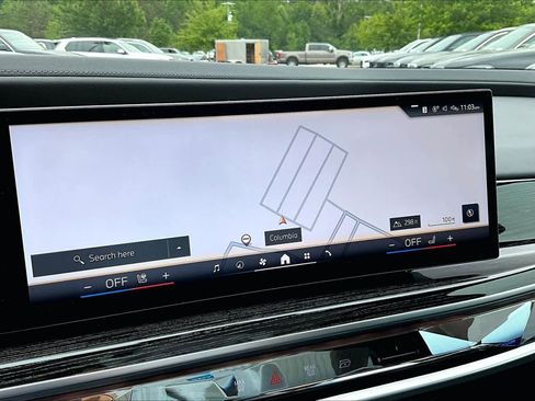 Used 2025 BMW 740i xDrive AWD/4WD image 35