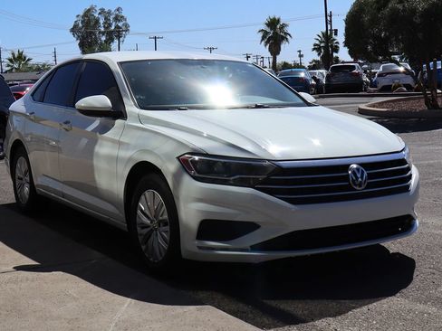 Used 2019 Volkswagen Jetta SE FWD image 14