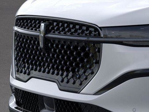 New 2026 Lincoln Nautilus Premier w/ Jet Appearance Package image 17