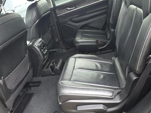 Used 2023 Jeep Grand Cherokee L Limited w/ Black Appearance Package AWD/4WD image 9