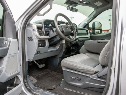 Used 2024 Ford F350 XLT image 25