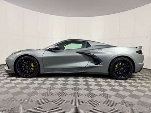 Used 2023 Chevrolet Corvette Stingray Premium Conv w/ Z51 Performance Package image 2