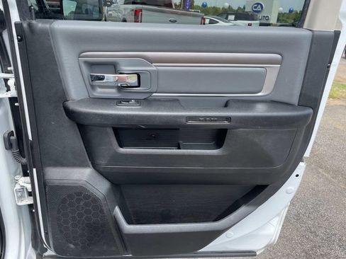 Used 2023 RAM 1500 Classic SLT AWD/4WD image 19