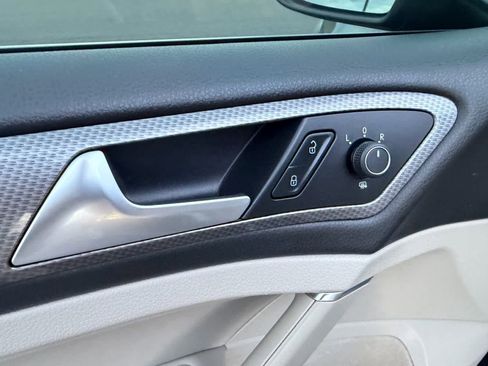 Used 2018 Volkswagen Golf Alltrack SE image 16