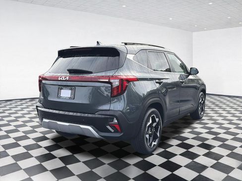 Used 2024 Kia Seltos EX FWD image 4