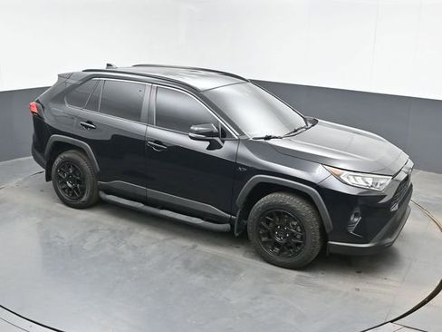 Used 2020 Toyota RAV4 XLE FWD image 1