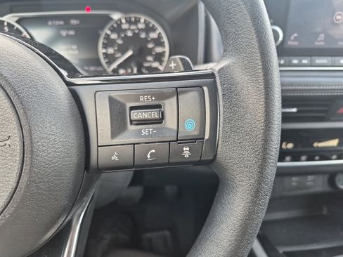 Used 2023 Nissan Rogue SV image 24