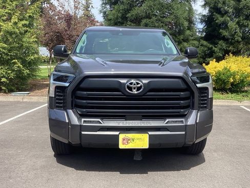 Used 2023 Toyota Tundra SR5 w/ SR5 Premium Package RWD image 17