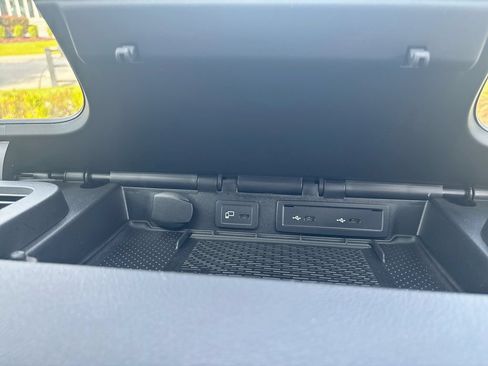 Used 2024 Mercedes-Benz Sprinter 2500 image 29