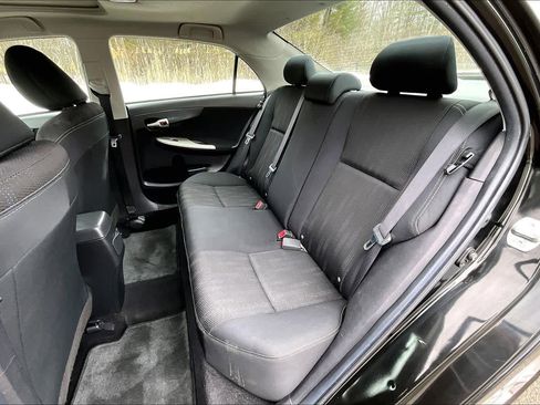 Used 2012 Toyota Corolla S image 21