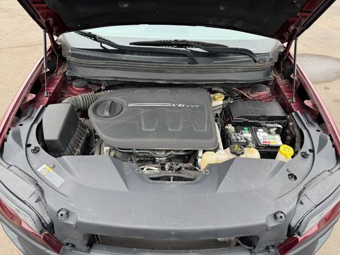 Used 2019 Jeep Cherokee Trailhawk image 24