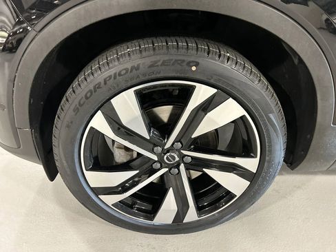 Certified 2023 Volvo XC40 B5 Plus w/ Protection Package Premier AWD/4WD image 8