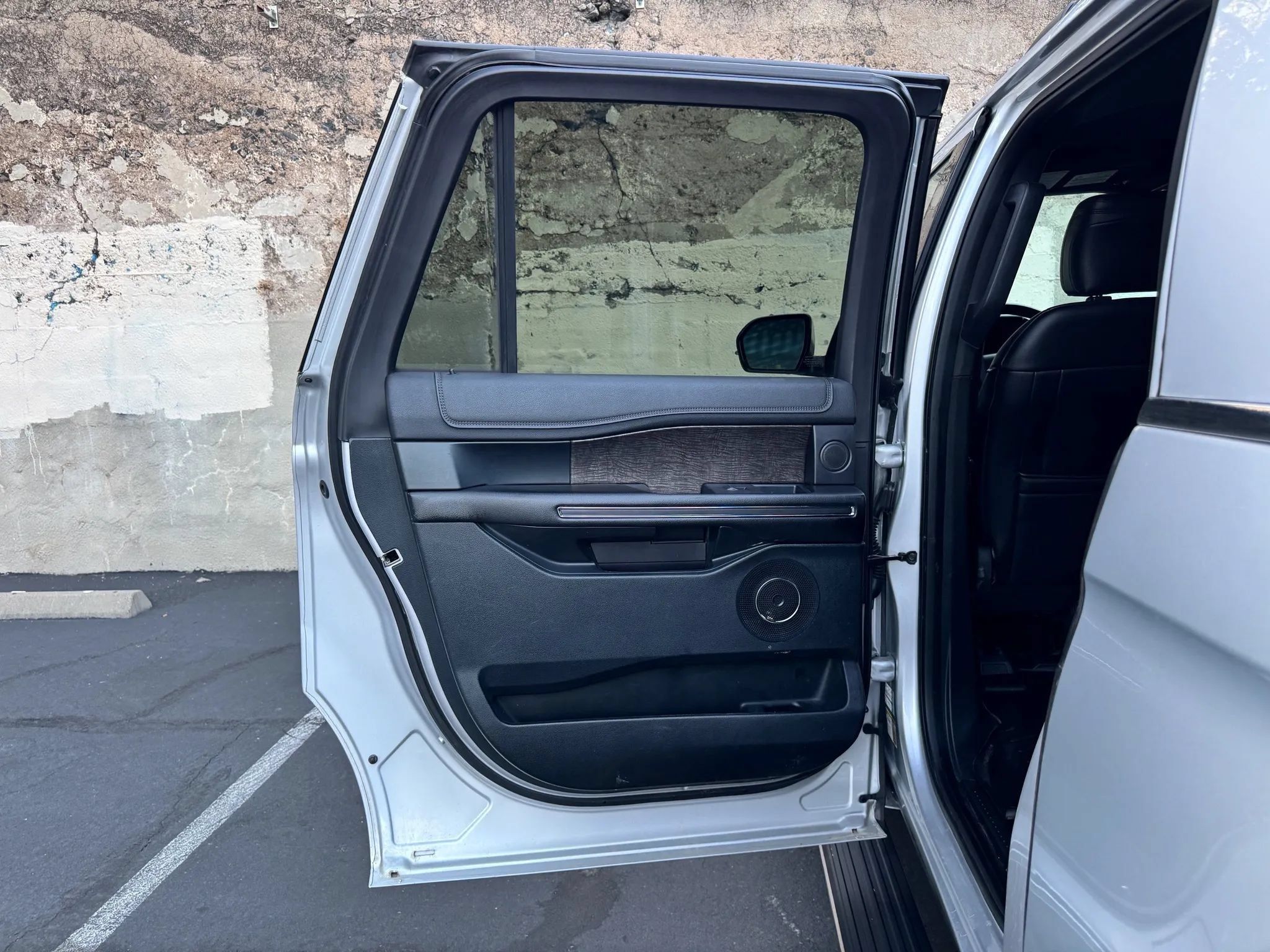 Used 2018 Ford Expedition Max Limited AWD/4WD image 24