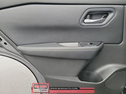 Used 2024 Nissan Rogue SV image 16