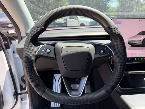 Used 2026 Tesla Model Y 2WD image 10