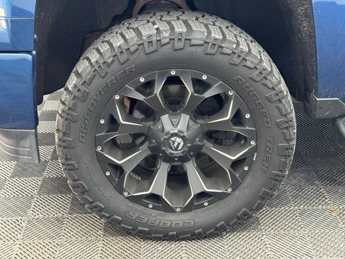 Used 2015 Chevrolet Silverado 1500 High Country w/ High Country Premium Package AWD/4WD image 13