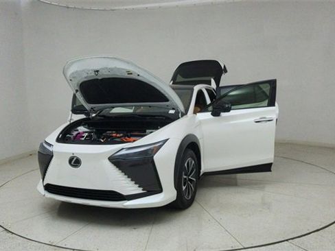 Used 2024 Lexus RZ 450e Premium w/ Technology Package image 72