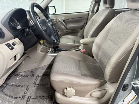 Used 2004 Toyota RAV4 4WD image 10