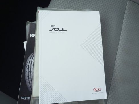 Used 2021 Kia Soul LX FWD image 38