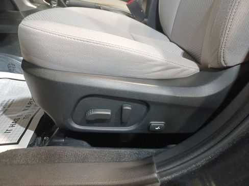 Used 2018 Subaru Forester 2.5i Premium w/ All-Weather Package image 14