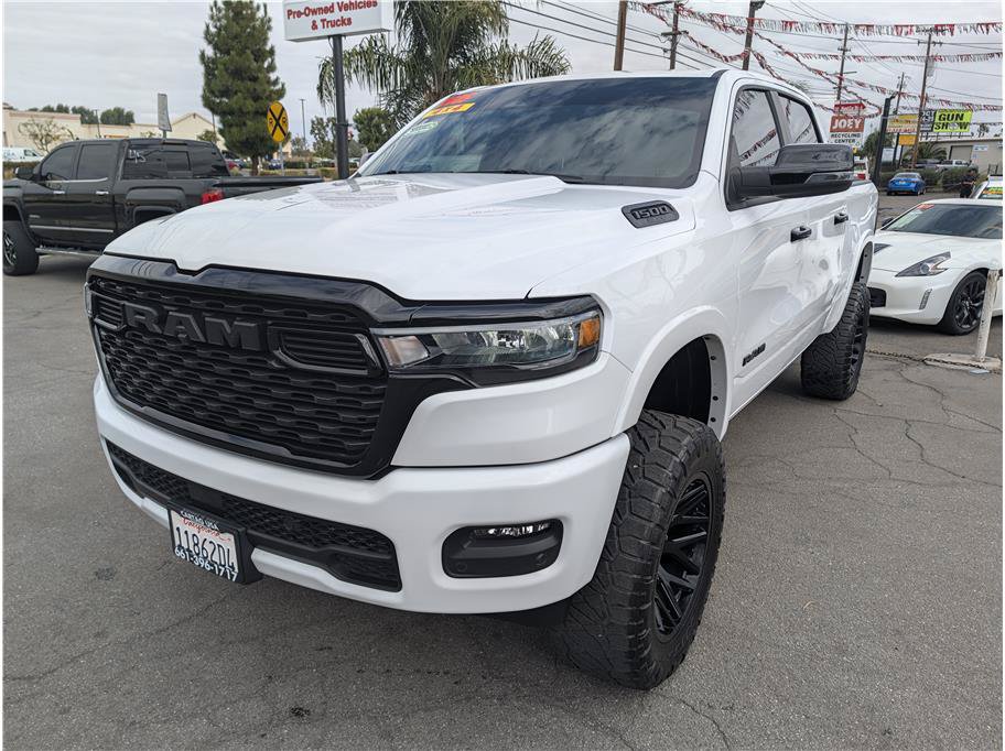 Used 2025 RAM 1500 4x4 Crew Cab image 17