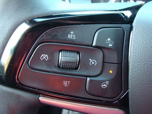 Used 2023 Buick Enclave Essence w/ Experience Buick Package image 6