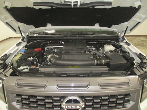 New 2025 Nissan Frontier SV image 10