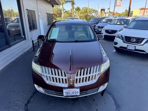 Used 2012 Lincoln MKT AWD image 11