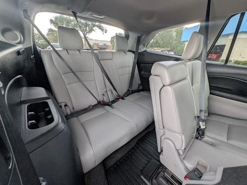 Used 2016 Honda Pilot Touring image 12
