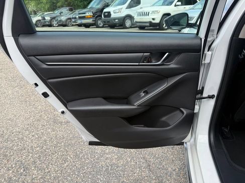 Used 2020 Honda Accord EX image 18