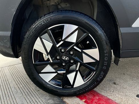 Used 2025 Hyundai Kona SEL image 9