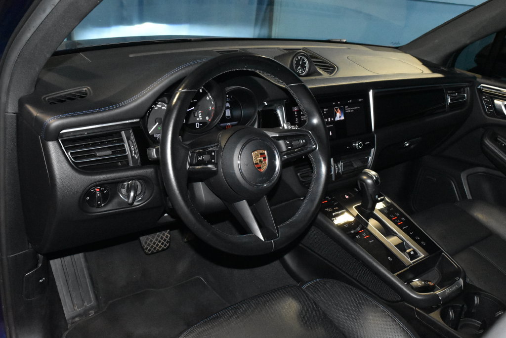 Used 2022 Porsche Macan AWD/4WD image 4