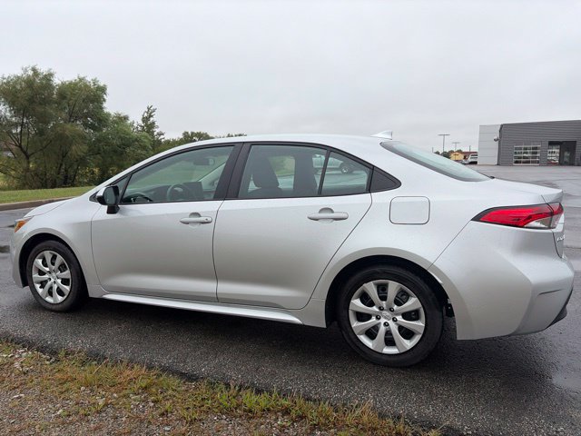Used 2025 Toyota Corolla LE FWD image 7