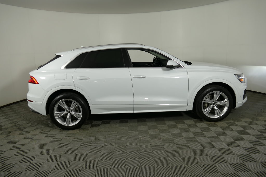 Used 2023 Audi Q8 Premium Plus AWD/4WD image 2