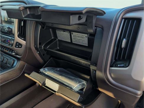 Used 2017 GMC Sierra 3500 Denali w/ Duramax Plus Package image 21