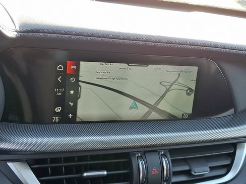 Used 2024 Alfa Romeo Stelvio Ti image 18