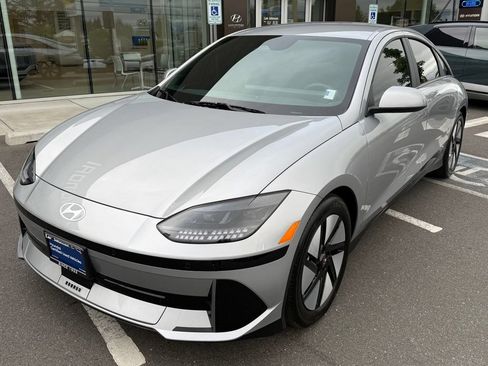 Certified 2025 Hyundai Ioniq 6 SE RWD image 9