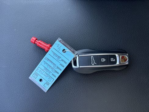 Certified 2025 Porsche Panamera image 37