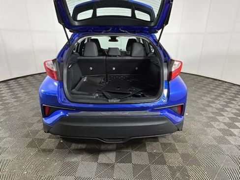 Used 2020 Toyota C-HR LE FWD image 26