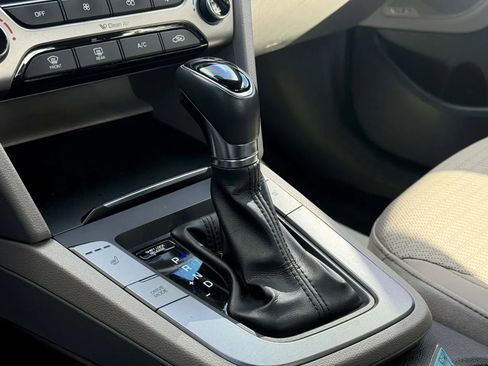 Used 2017 Hyundai Elantra Limited w/ Limited Tech Package 04 image 24