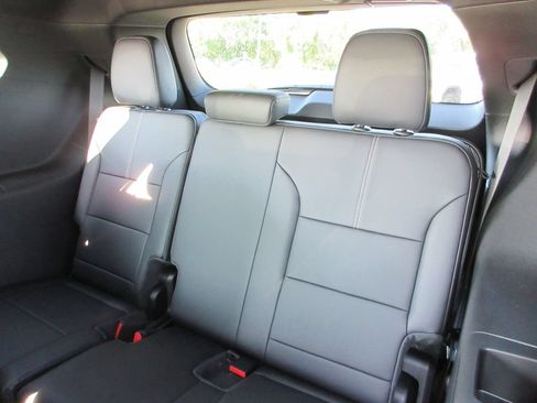 Certified 2026 GMC Acadia Elevation w/ Elevation Premium Package AWD/4WD image 23