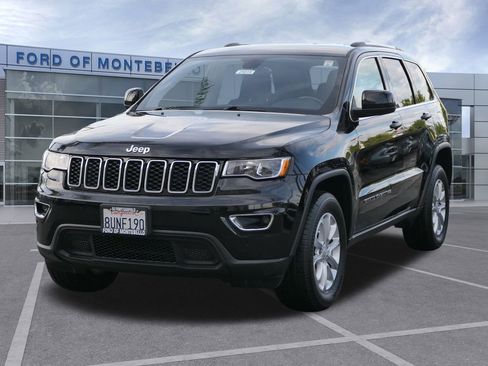 Used 2021 Jeep Grand Cherokee Laredo image 8