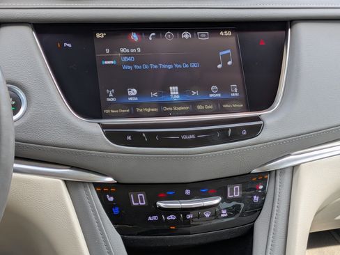 Used 2017 Cadillac XT5 Premium Luxury AWD/4WD image 19