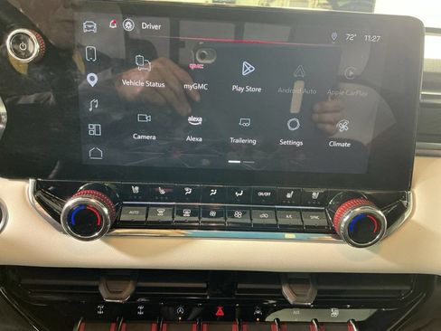 Used 2025 GMC Canyon AT4 w/ AT4X Package AWD/4WD image 25