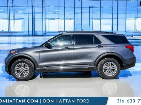 Used 2022 Ford Explorer XLT w/ Equipment Group 202A image 2