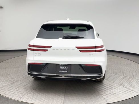 Certified 2026 Genesis GV70 2.5T Select image 3