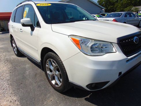Used 2016 Subaru Forester 2.5i Touring AWD/4WD image 2