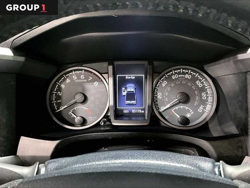 Certified 2019 Toyota Tacoma TRD Off-Road w/ Technology Package AWD/4WD image 26